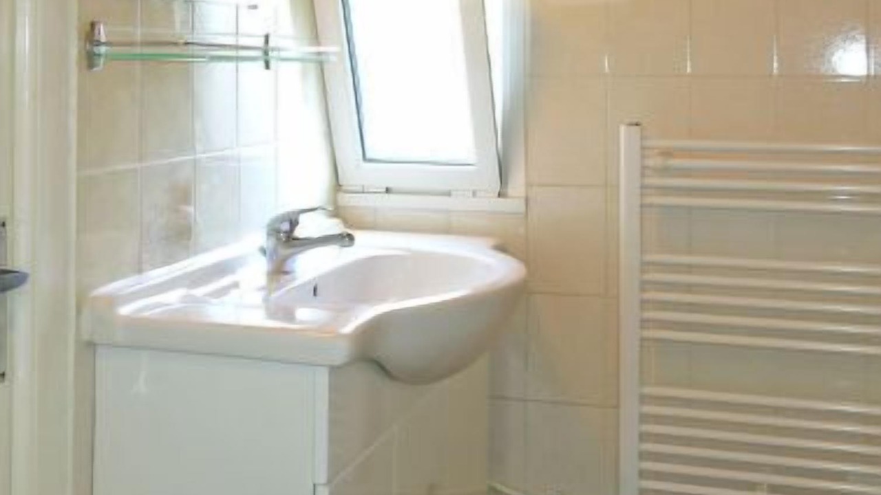 Photo of Bathroom in Tredrez-Locquemeau