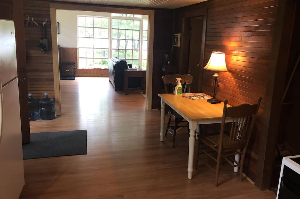 Photo of Livingroom in Wellesley Island