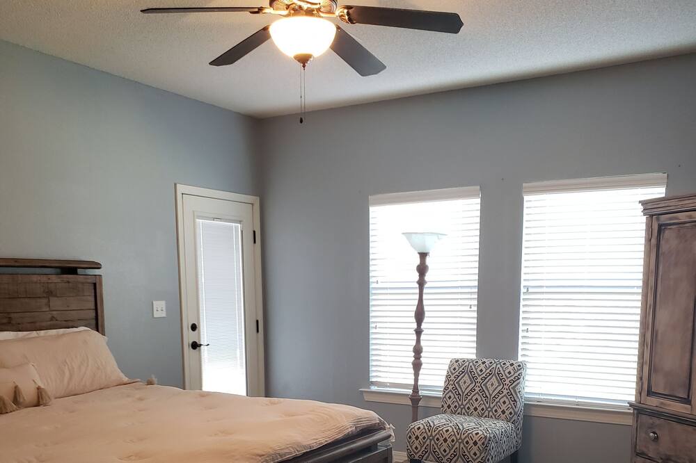 Photo of Bedroom in Biggs Field