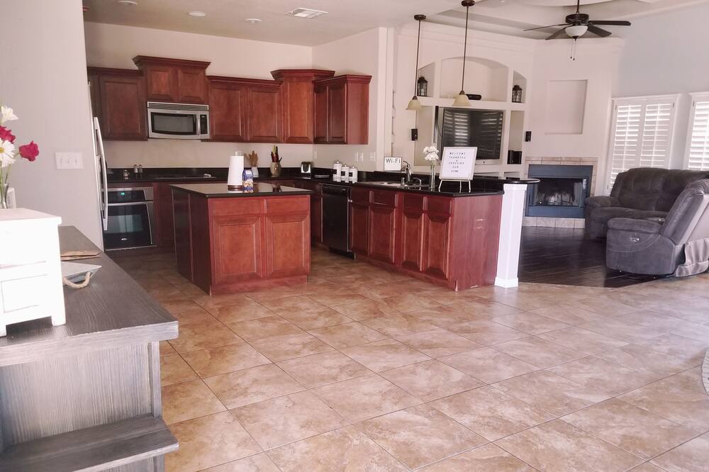 Photo of Kitchen in Biggs Field