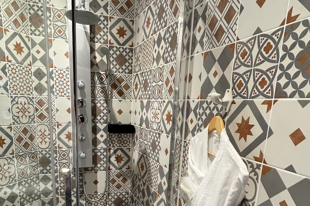 Photo of Bathroom in Bernesq