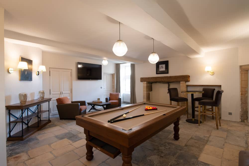 Photo of Others in Bernesq