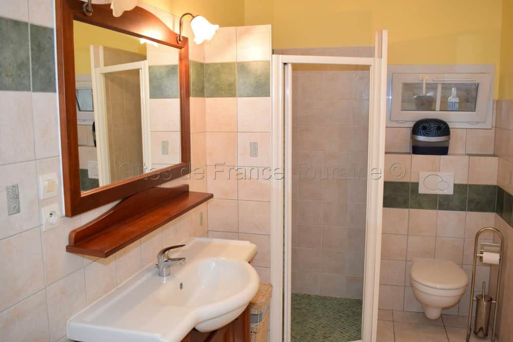 Photo of Bathroom in Manthelan
