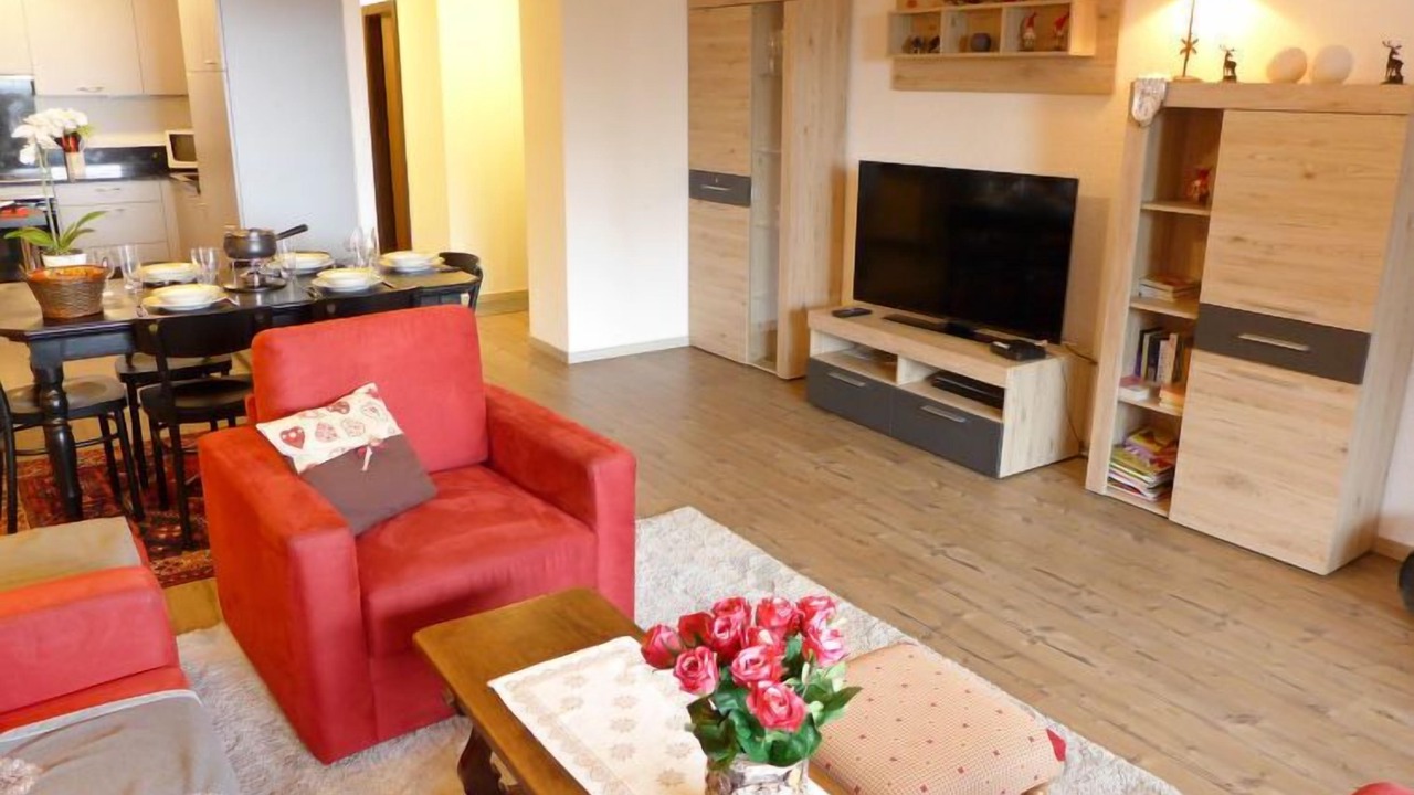 Photo of Livingroom in Lens