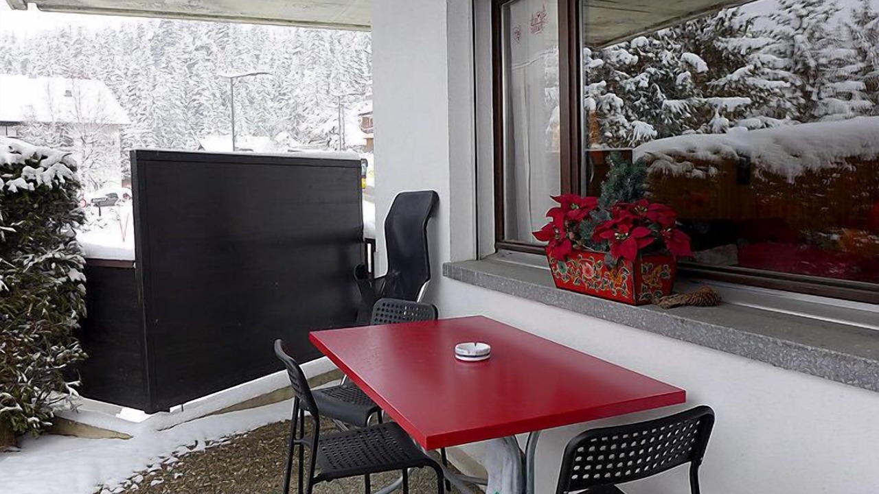 Photo of Outdoor in Lens