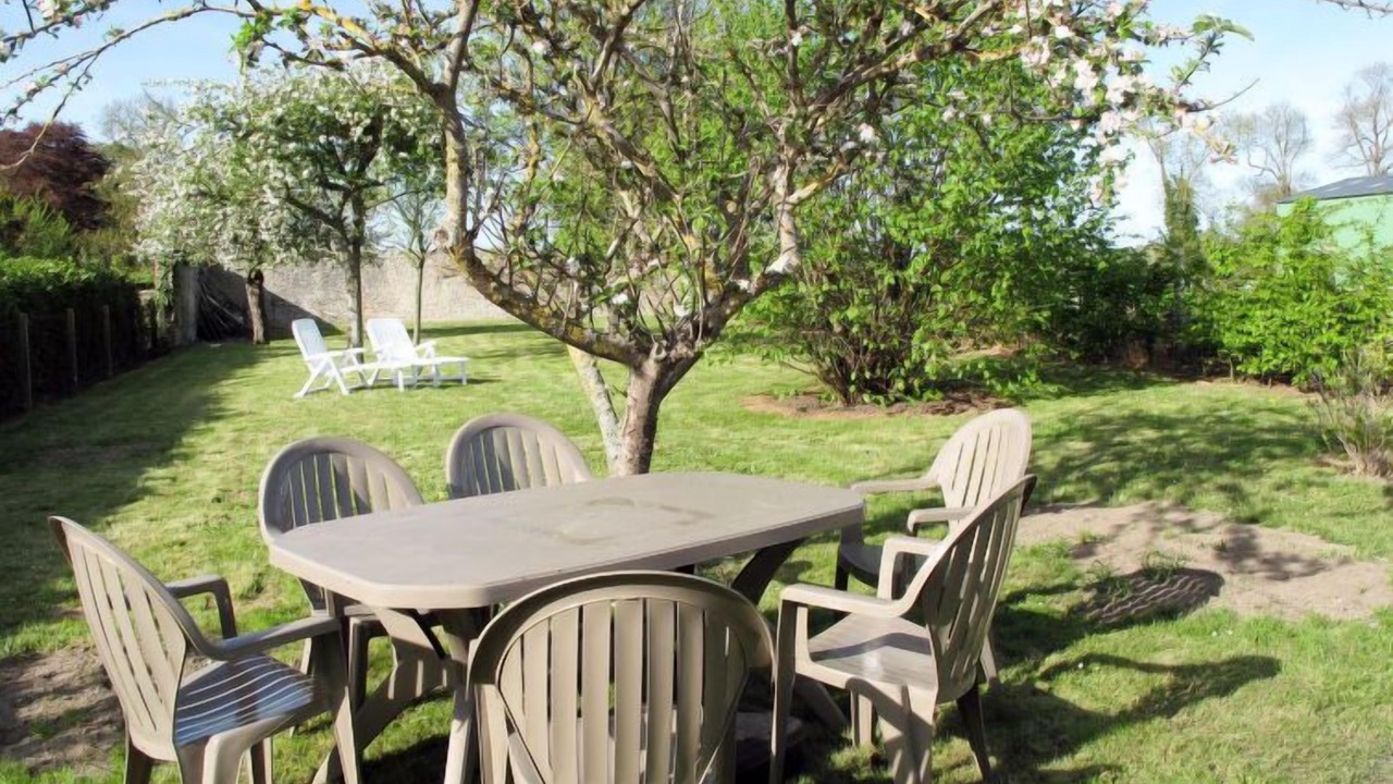 Photo of Outdoor in Commes