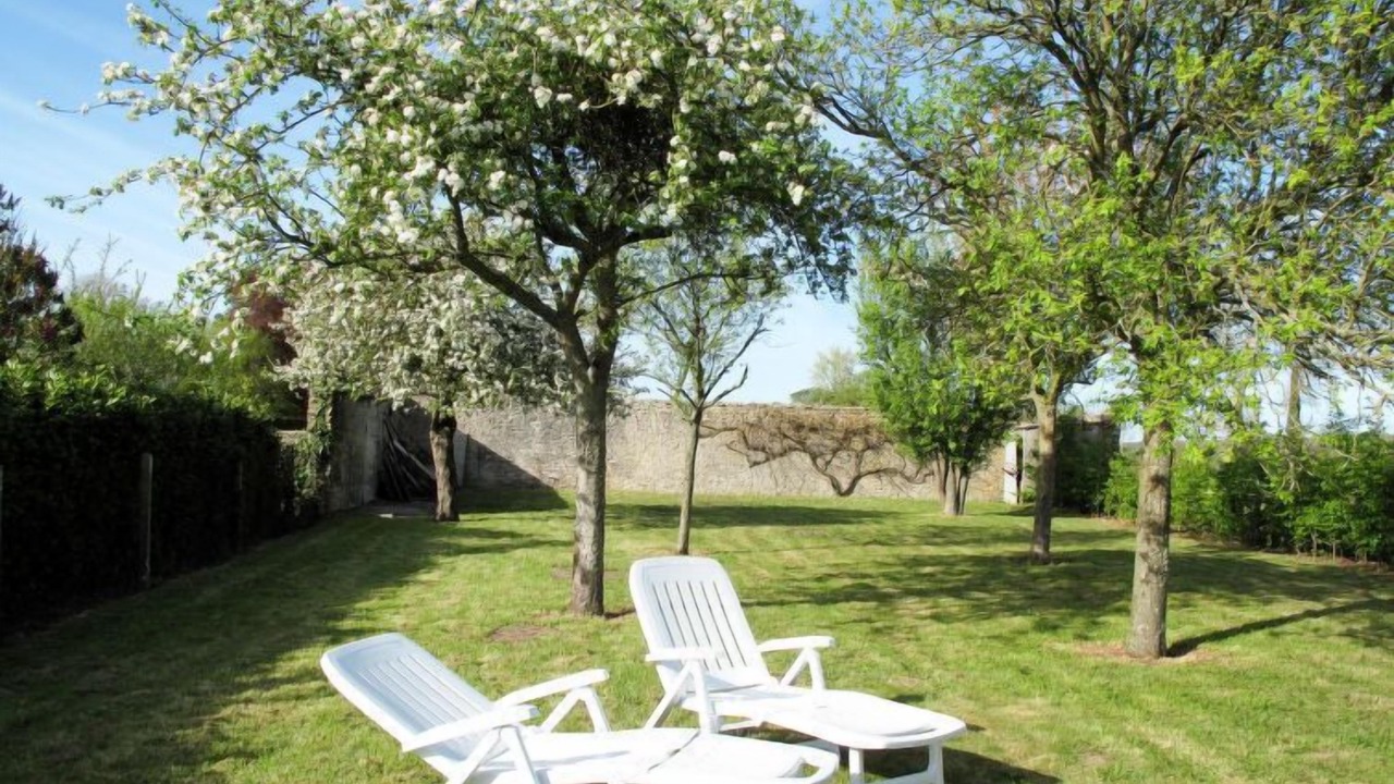 Photo of Outdoor in Commes