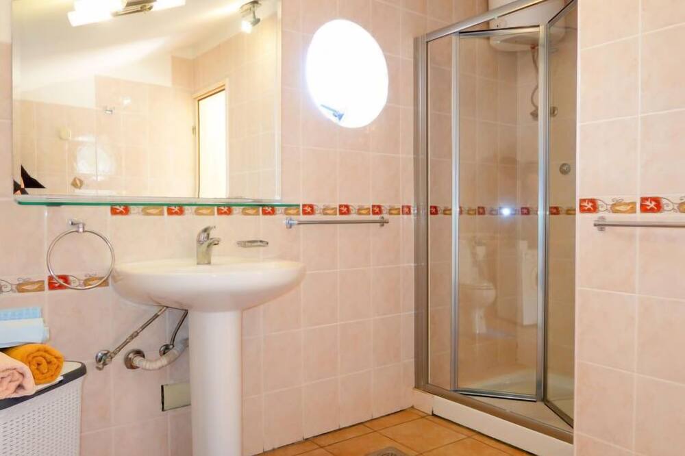 Photo of Bathroom in Porozina