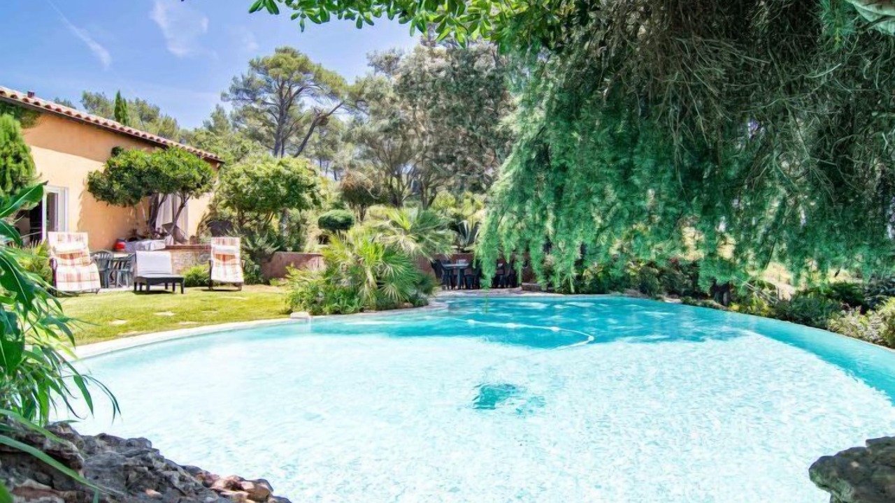 Photo of Others in Gareoult