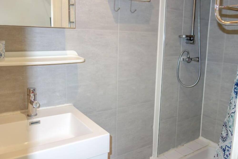 Photo of Bathroom in Le Barcares