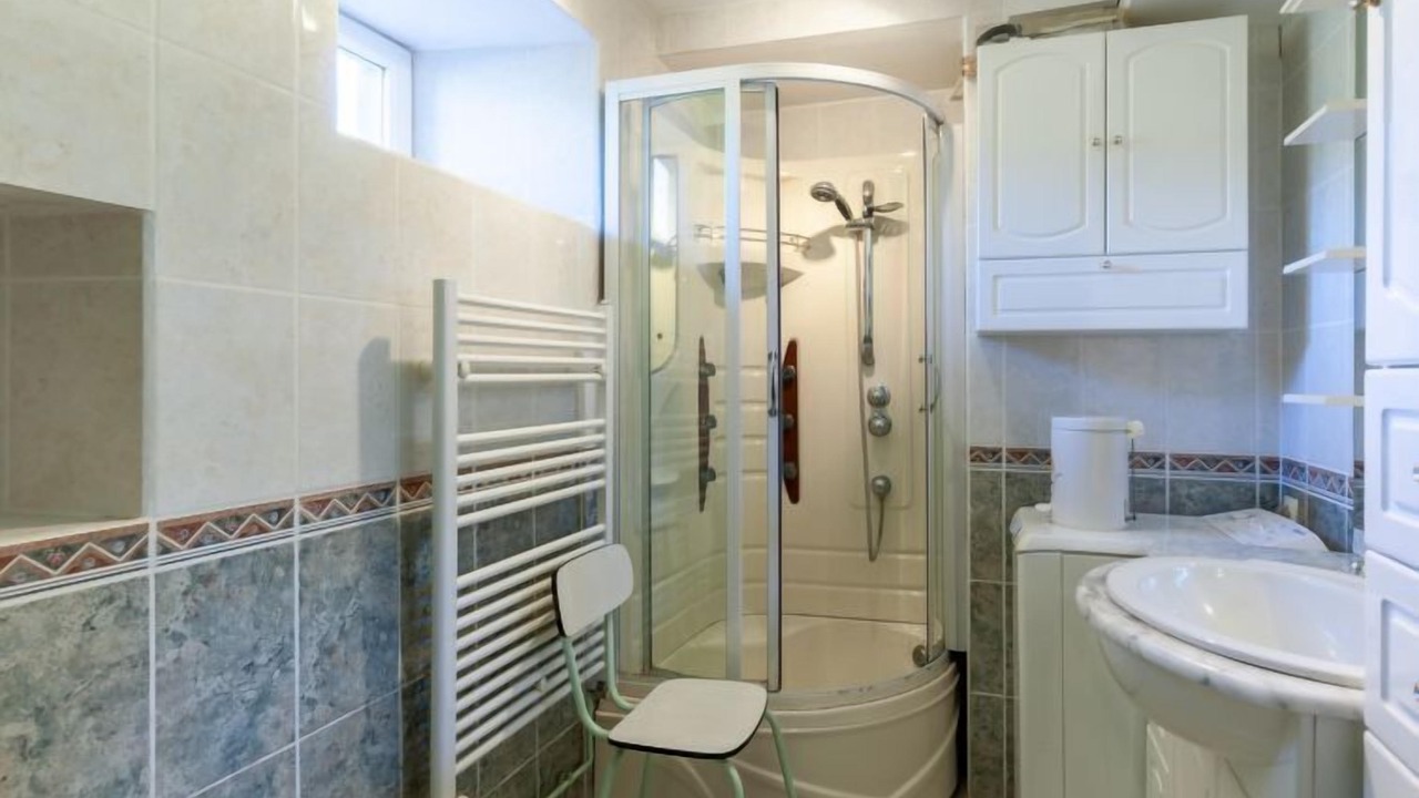 Photo of Bathroom in Biniville