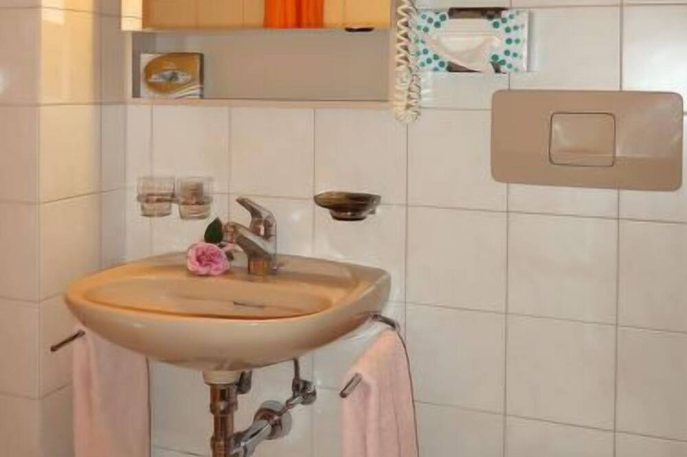 Photo of Bathroom in Ravaisch