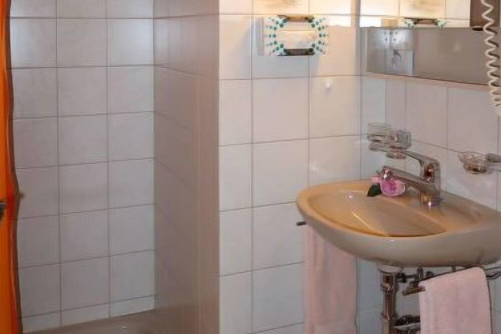 Photo of Bathroom in Ravaisch