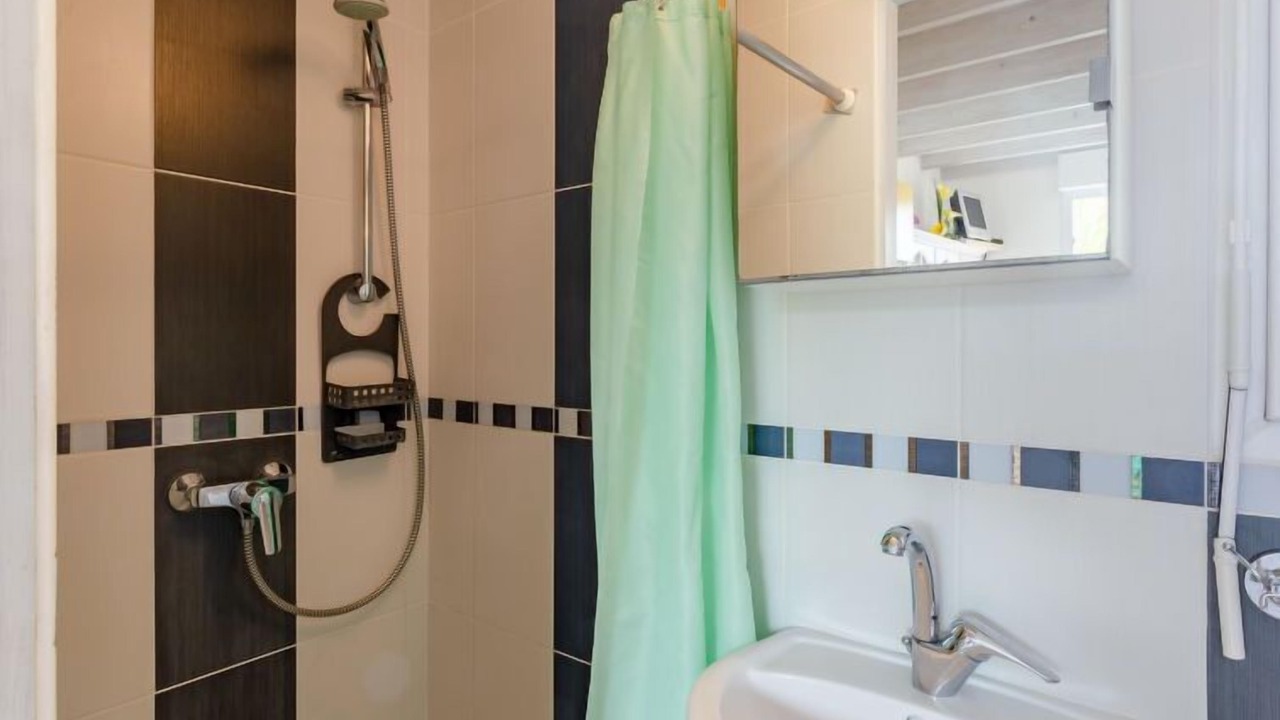 Photo of Bathroom in Surville