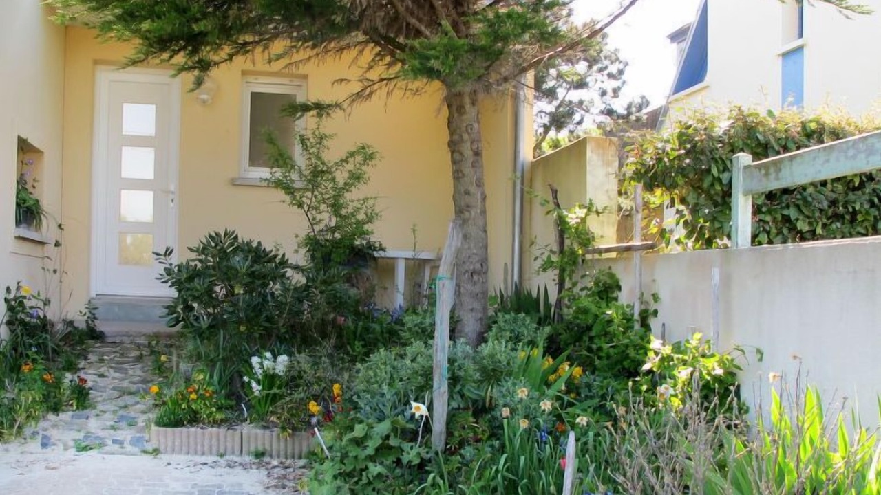 Photo of Outdoor in Surville