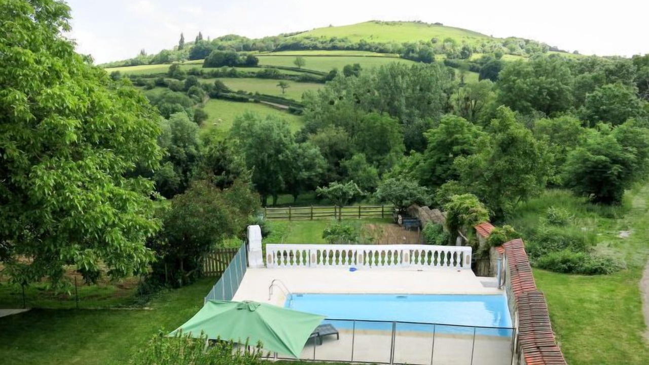 Photo of Outdoor in Epertully