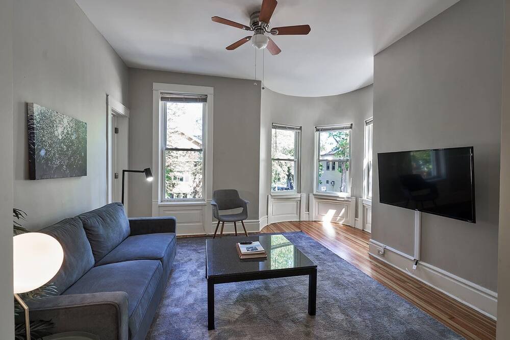 Photo of Livingroom in Wrightwood Neighbors
