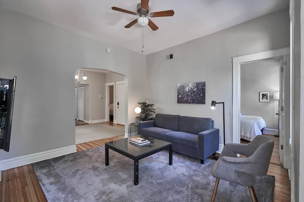 Photo of Livingroom in Wrightwood Neighbors