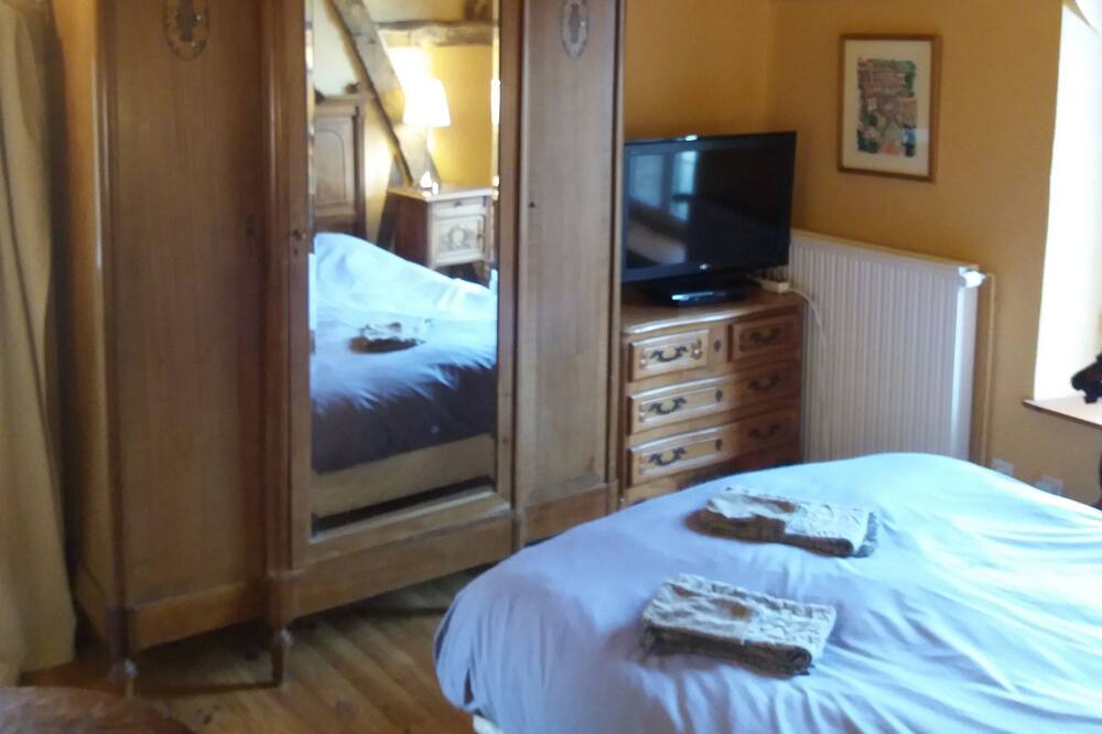 Photo of Bedroom in Le Merlerault