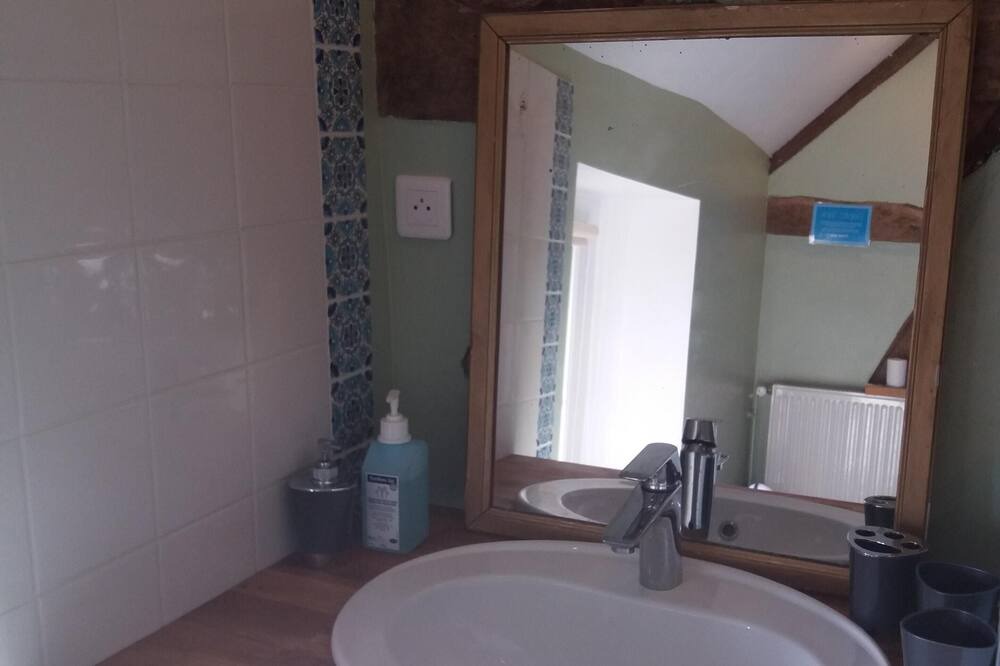 Photo of Bathroom in Le Merlerault