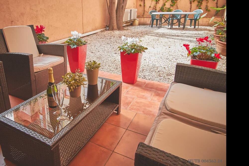 Photo of Patio Balcony in el Camp d'en Grassot i Gracia Nova