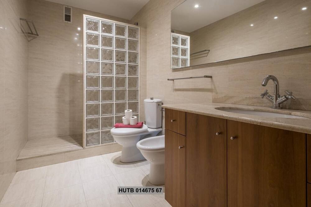 Photo of Bathroom in La Vila Olimpica del Poblenou