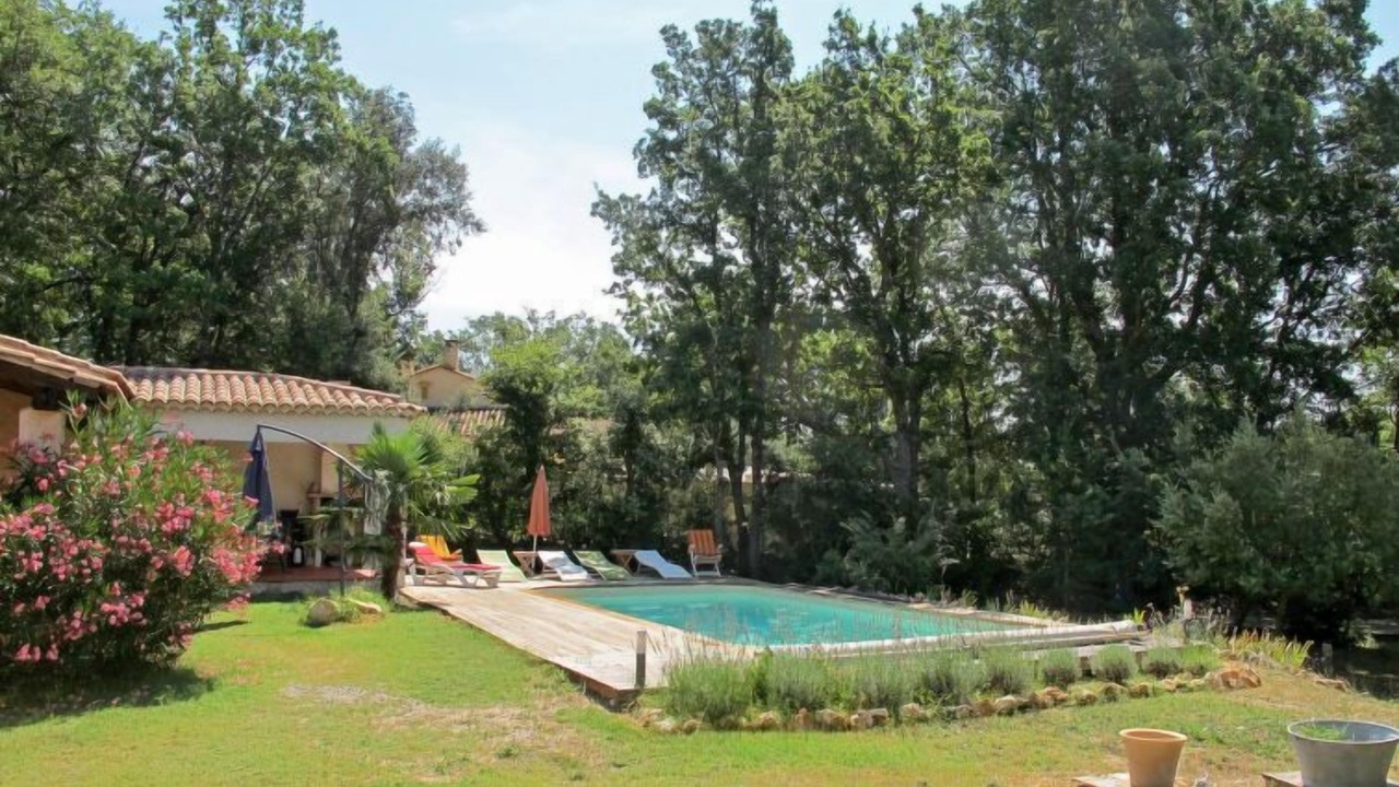 Photo of Outdoor in Regusse