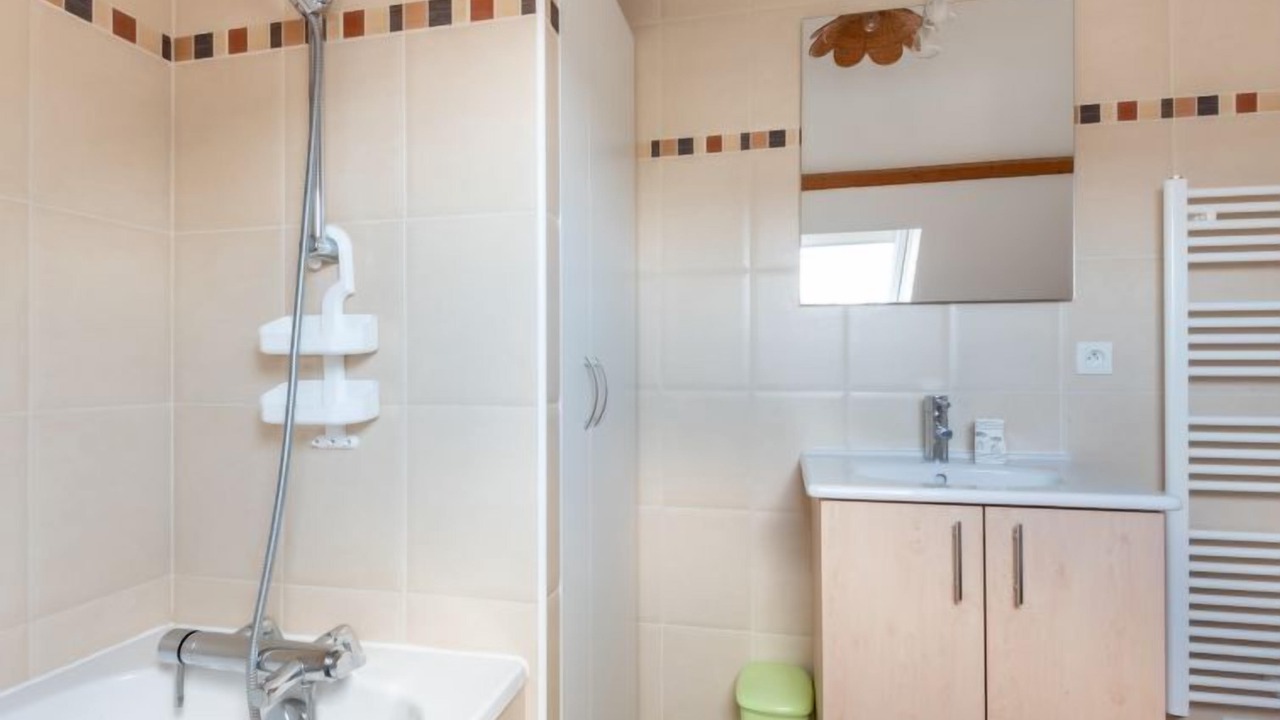 Photo of Bathroom in Hauteville-sur-Mer