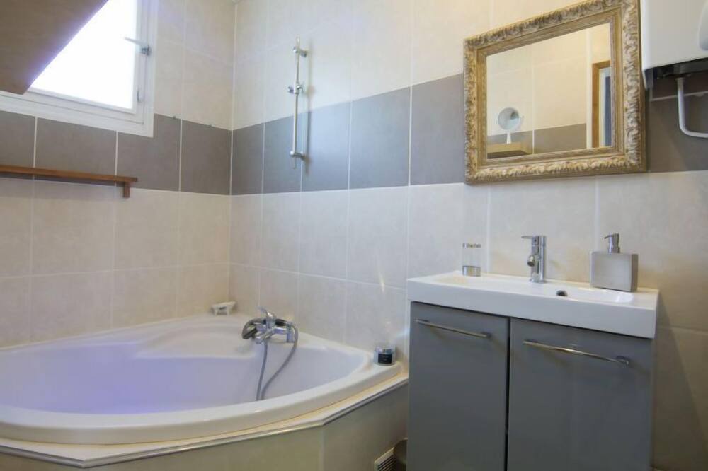 Photo of Bathroom in Carcans