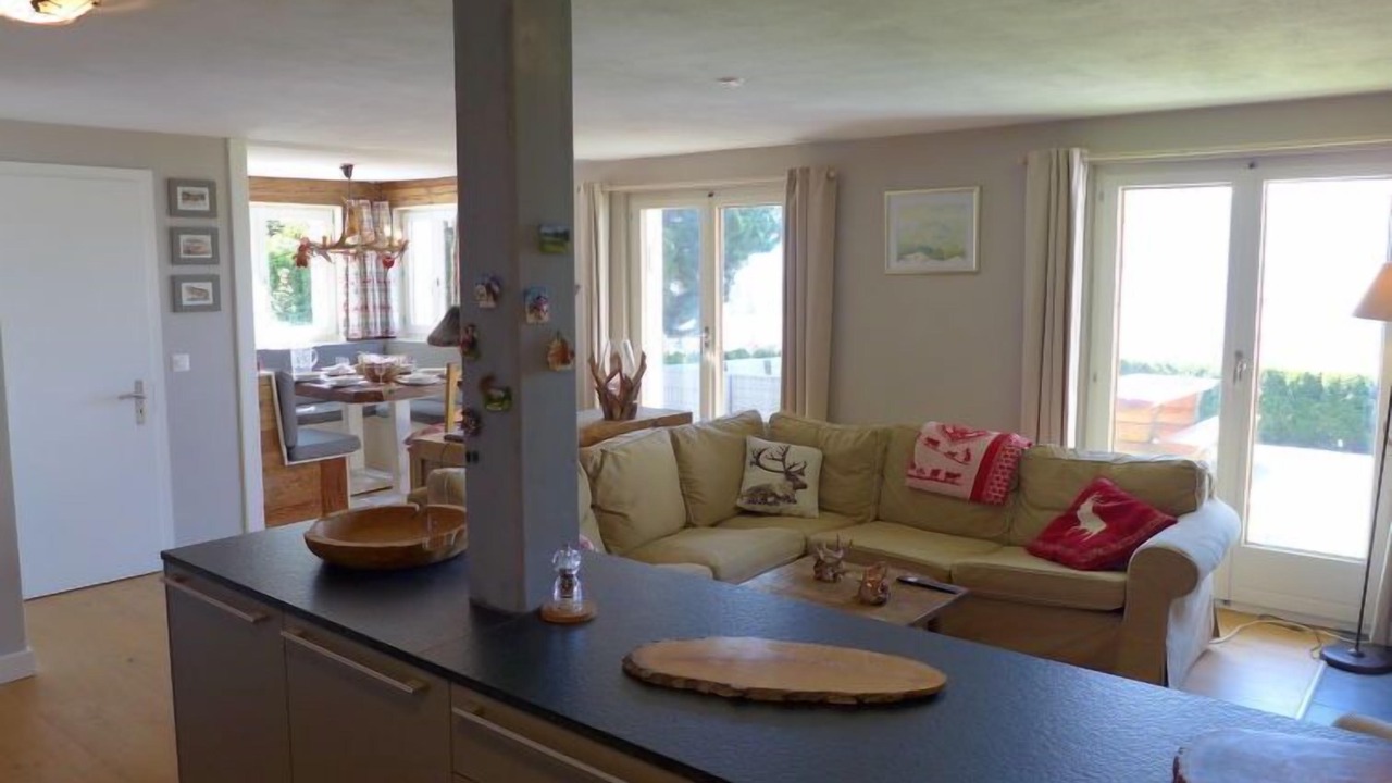 Photo of Livingroom in Lens