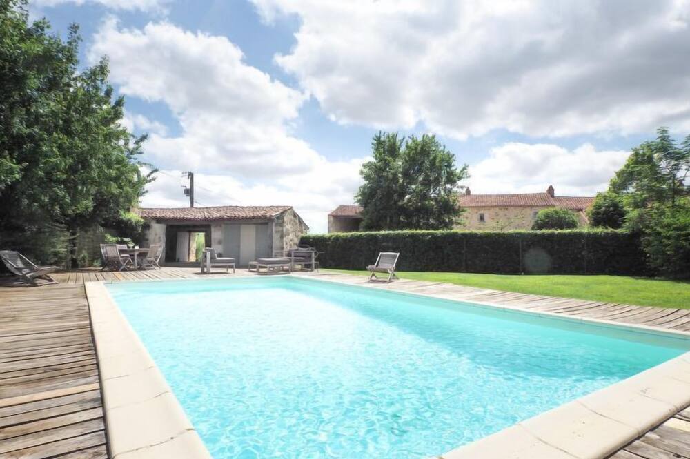 Photo of Outdoor in Saint-Laurent-de-la-Salle