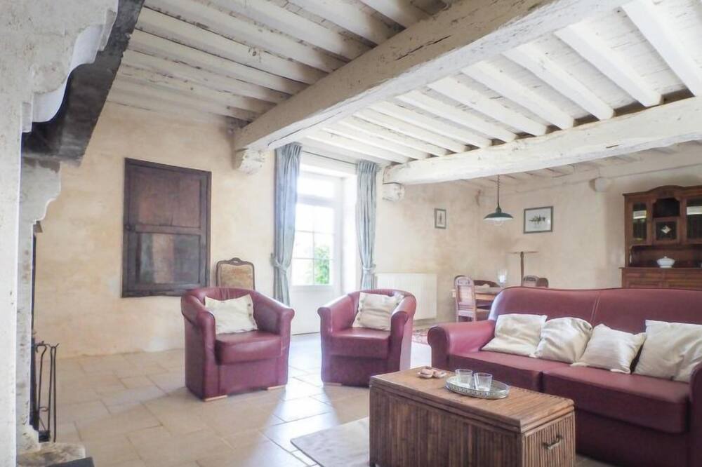 Photo of Livingroom in Saint-Laurent-de-la-Salle