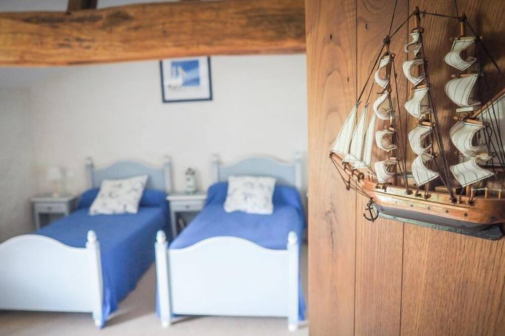 Photo of Bedroom in Saint-Laurent-de-la-Salle