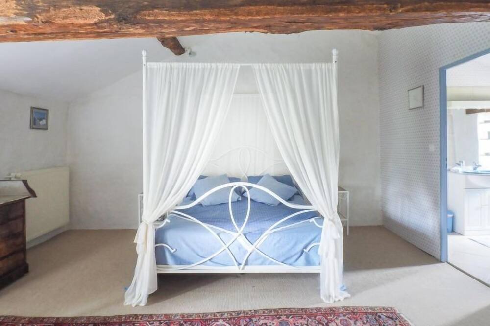 Photo of Bedroom in Saint-Laurent-de-la-Salle