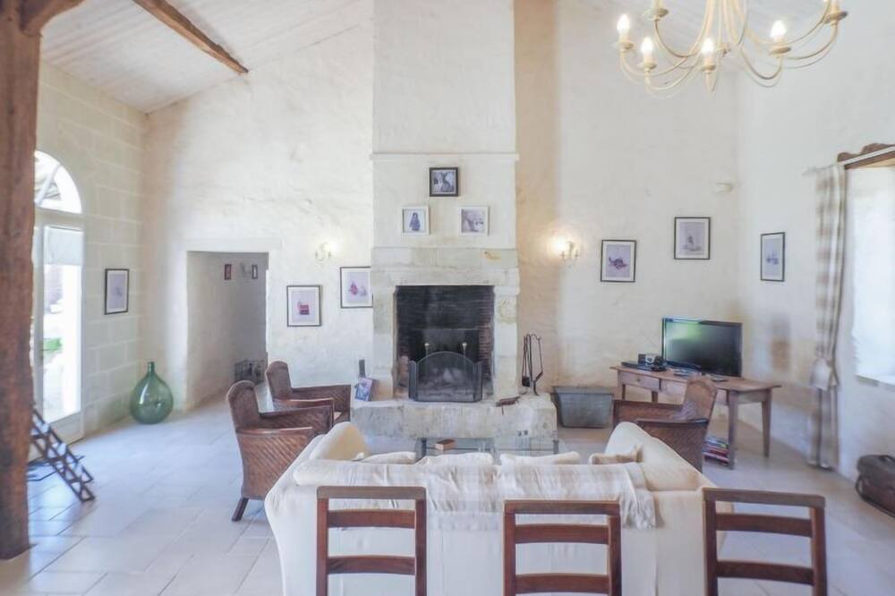 Photo of Livingroom in Saint-Laurent-de-la-Salle