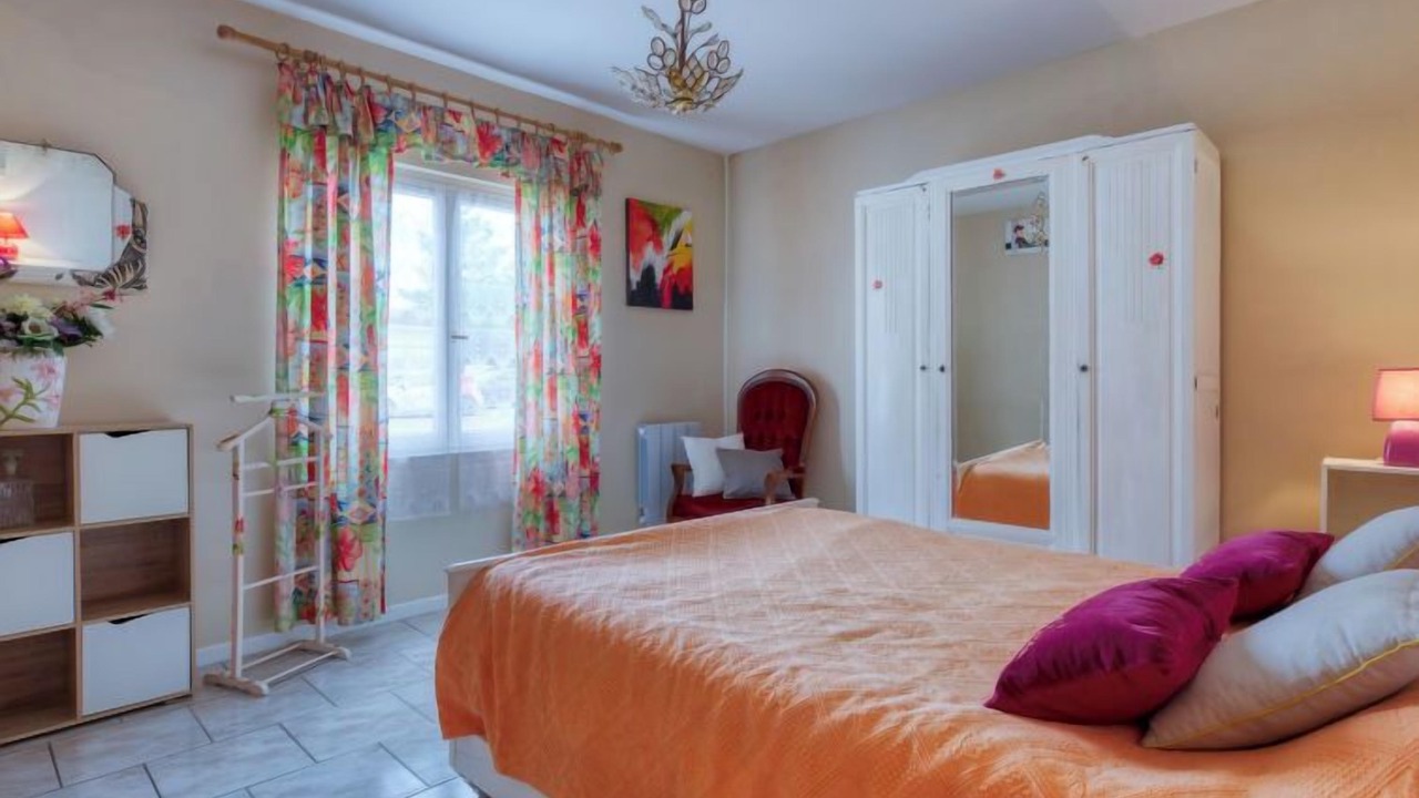 Photo of Bedroom in Jau-Dignac-et-Loirac