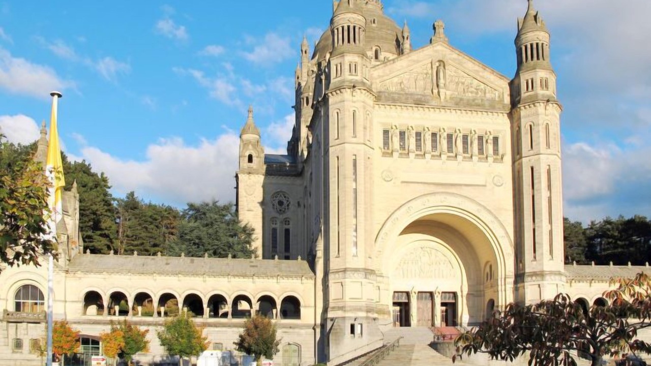 Photo of Outdoor in Corbon