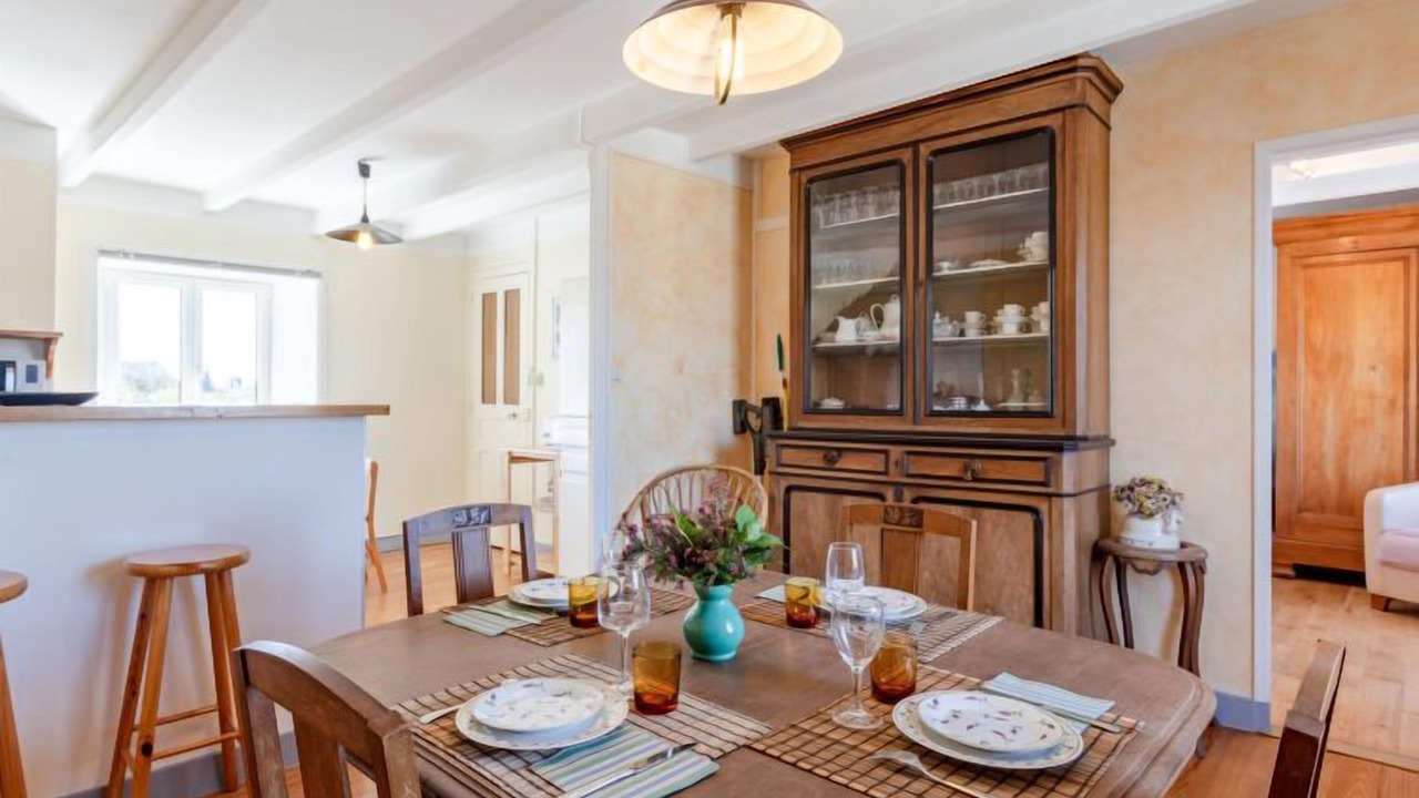 Photo of Others in Reville