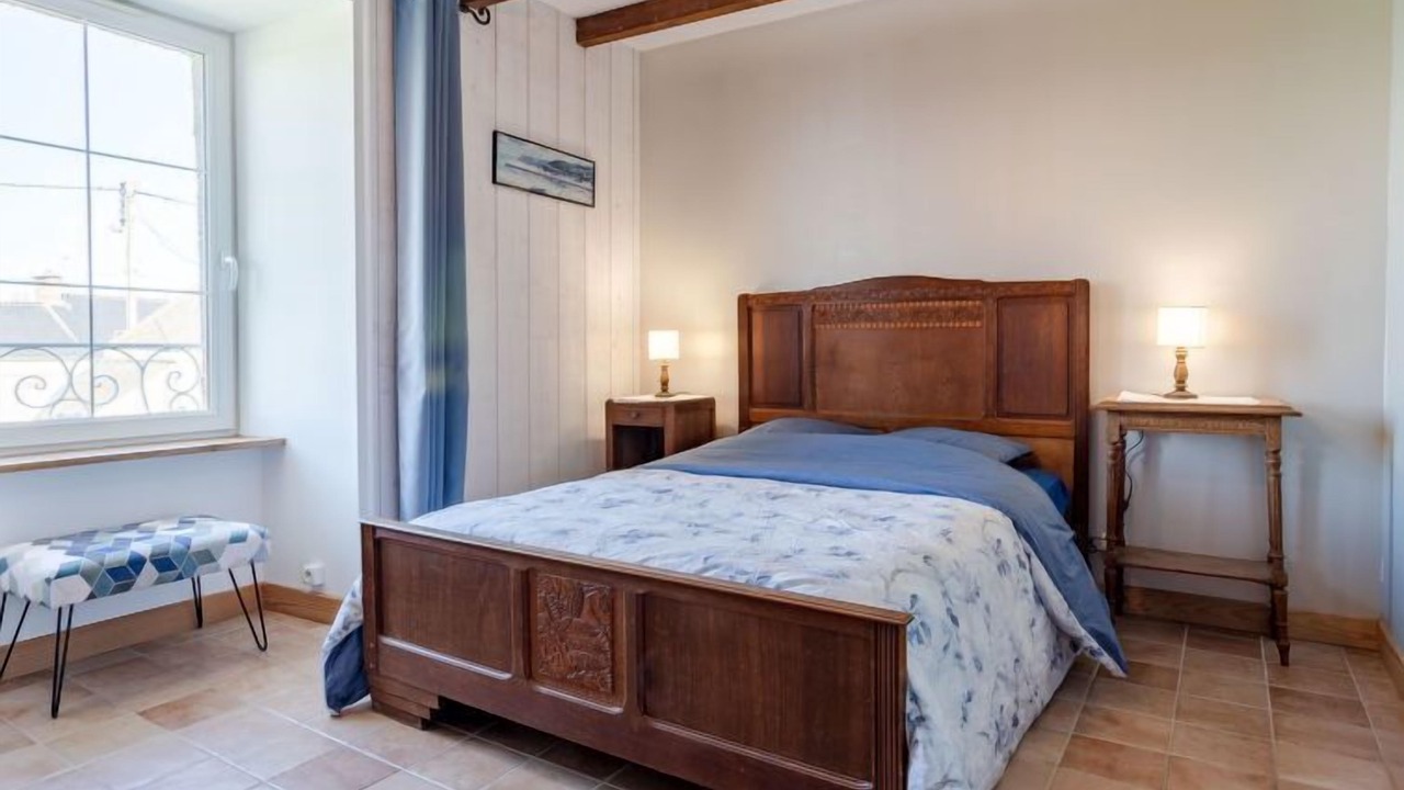 Photo of Others in Reville