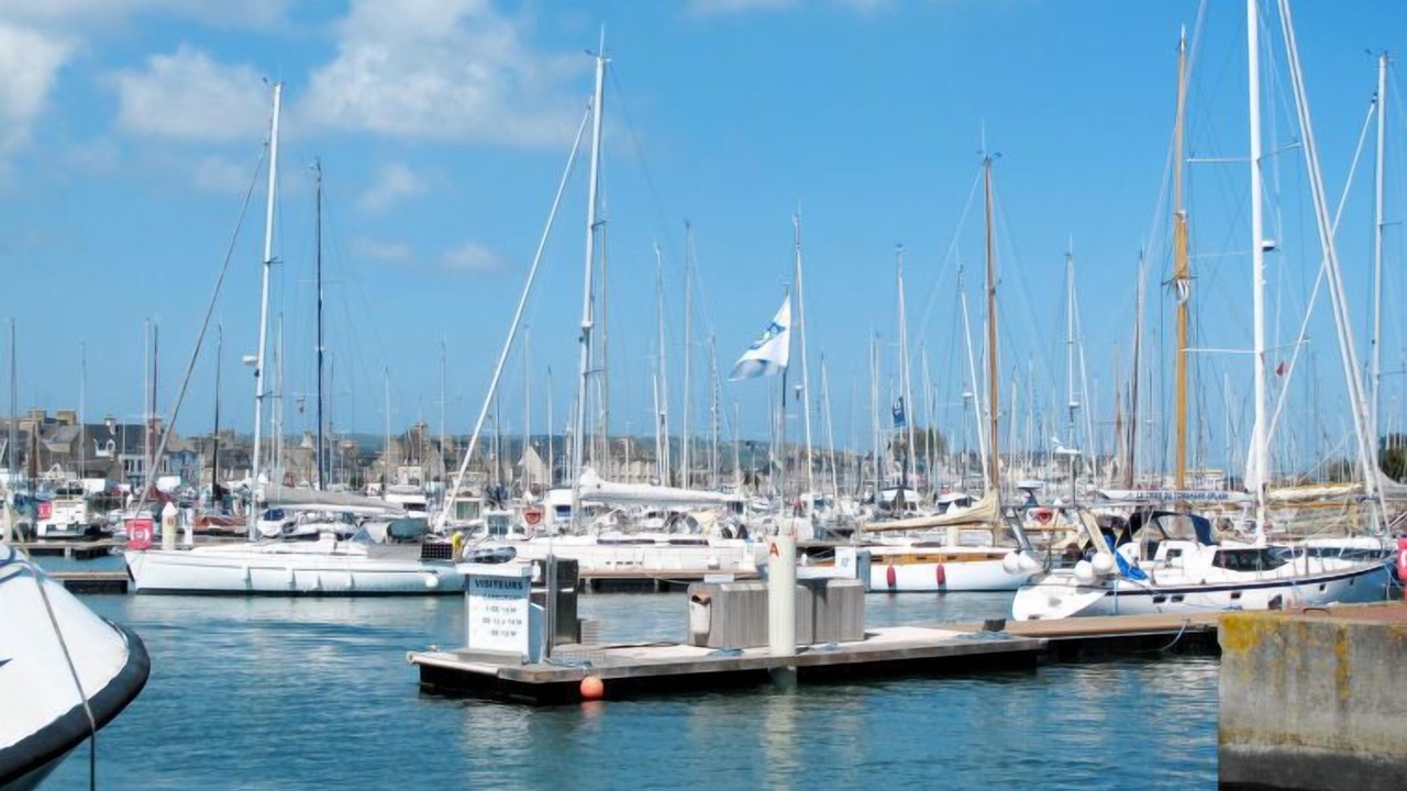 Photo of Others in Reville