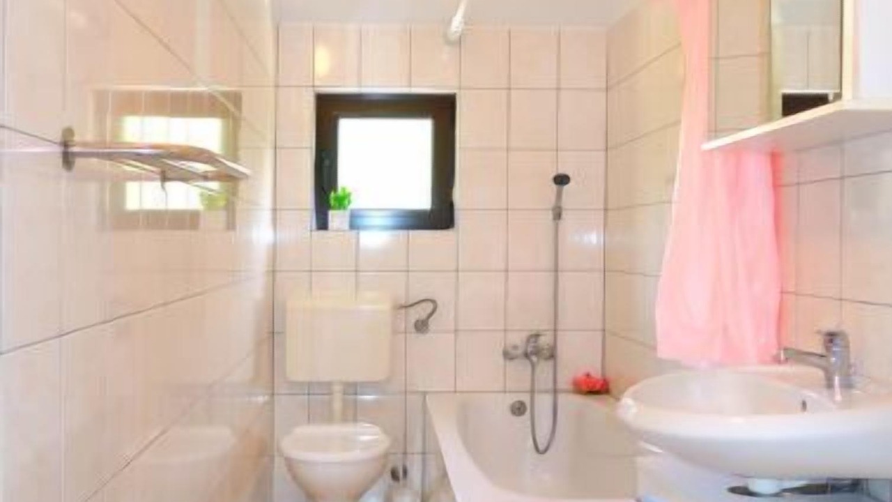 Photo of Bathroom in Batomalj