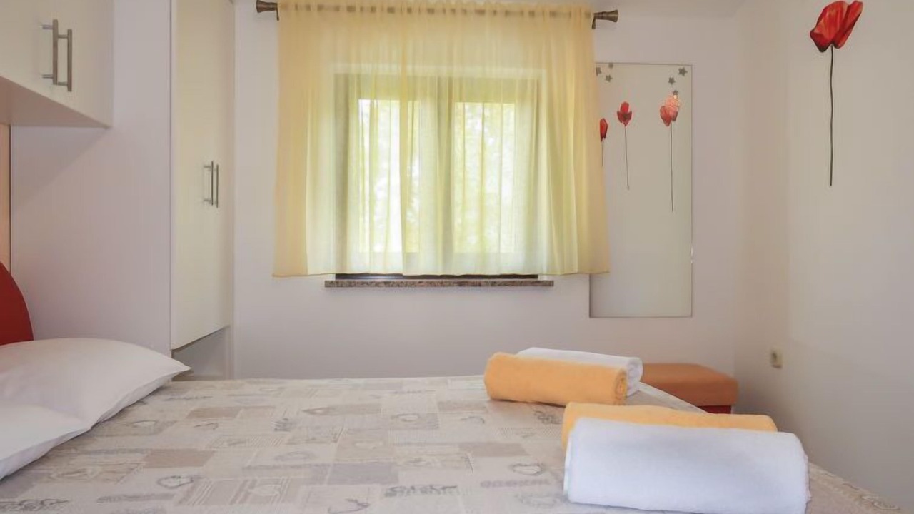 Photo of Bedroom in Batomalj