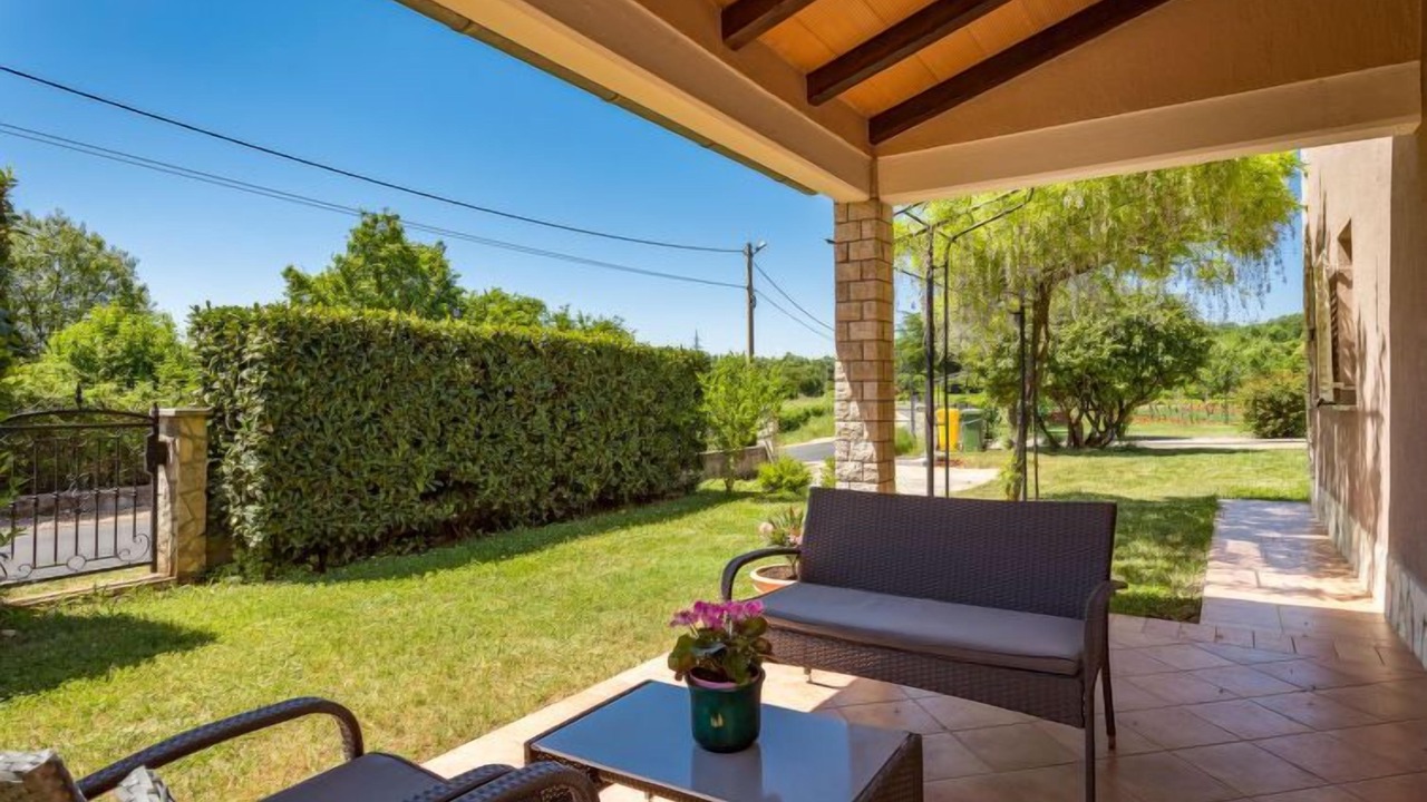 Photo of Patio Balcony in Marceljani