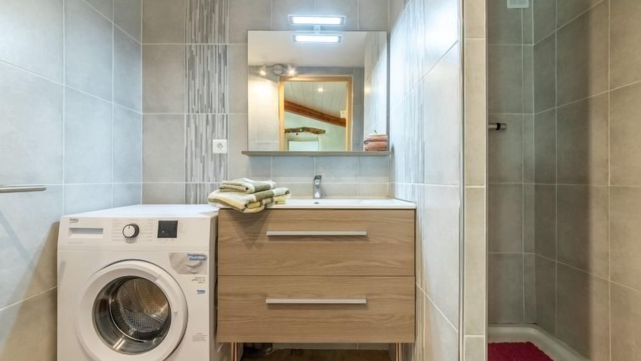 Photo of Bathroom in Venterol