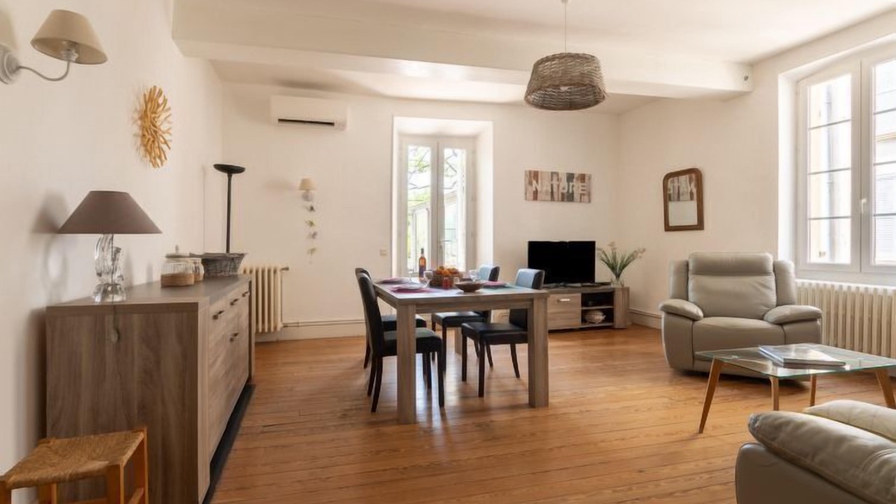 Photo of Others in Nyons