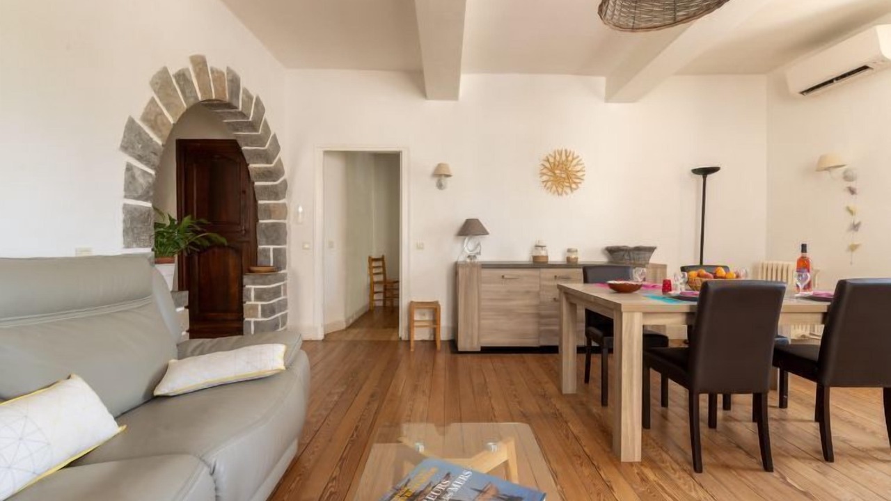 Photo of Others in Nyons