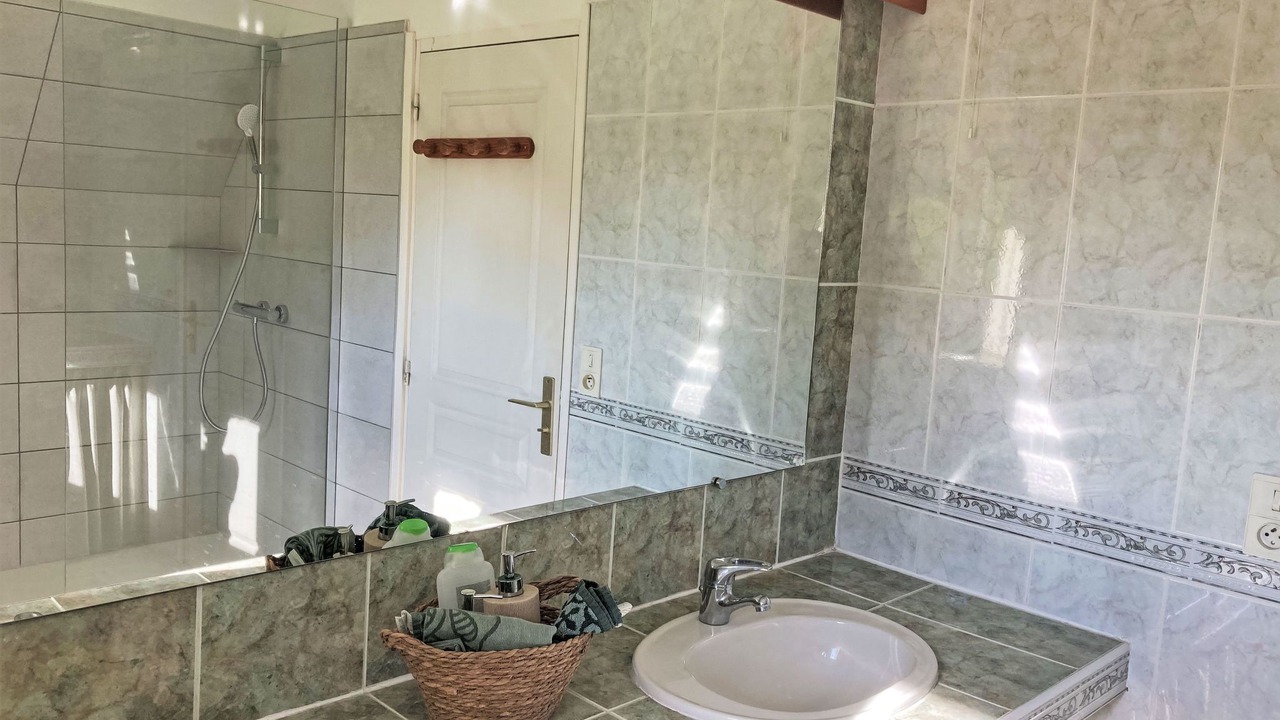 Photo of Bathroom in Saint-Georges-de-Montclard