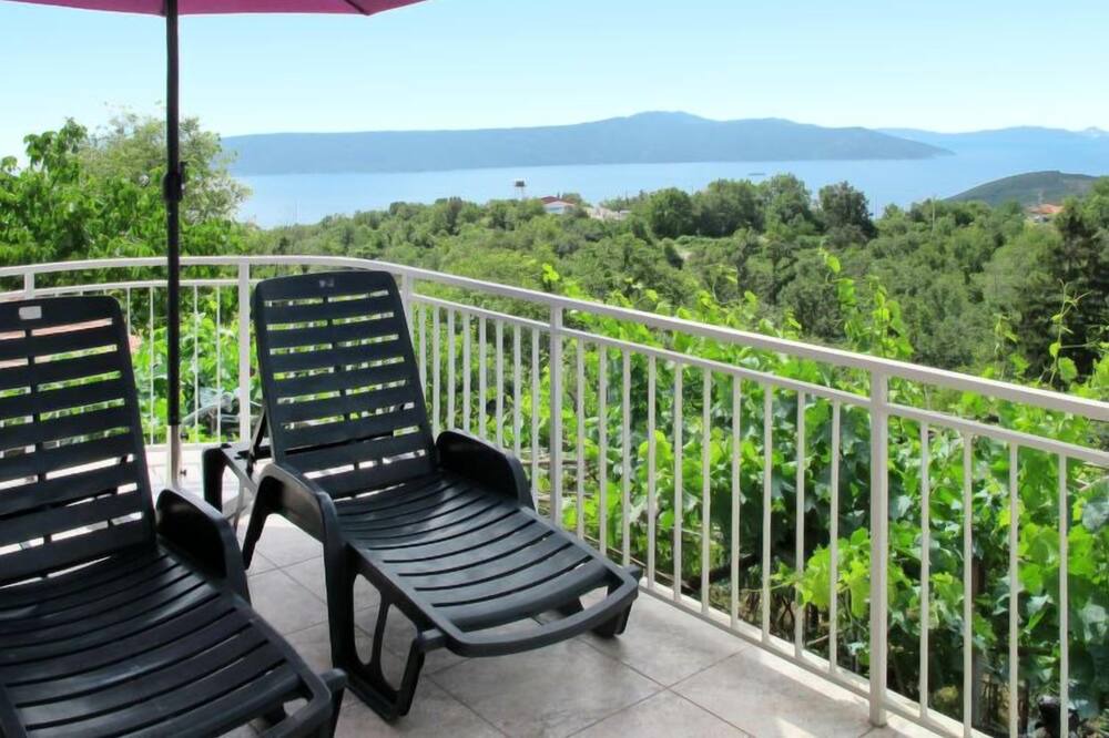 Photo of Patio Balcony in Sveta Jelena