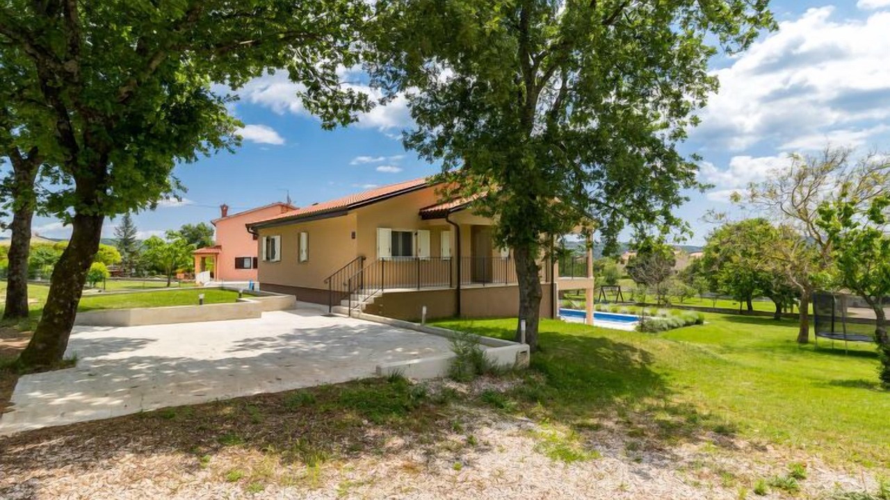 Photo of Outdoor in Vinez