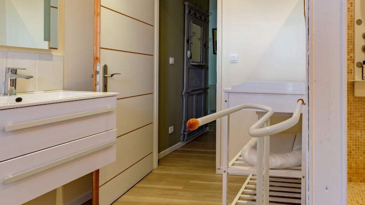 Photo of Bathroom in Fontaine-Henry